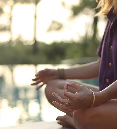 Séance de méditation pendant une retraite couture Catypy